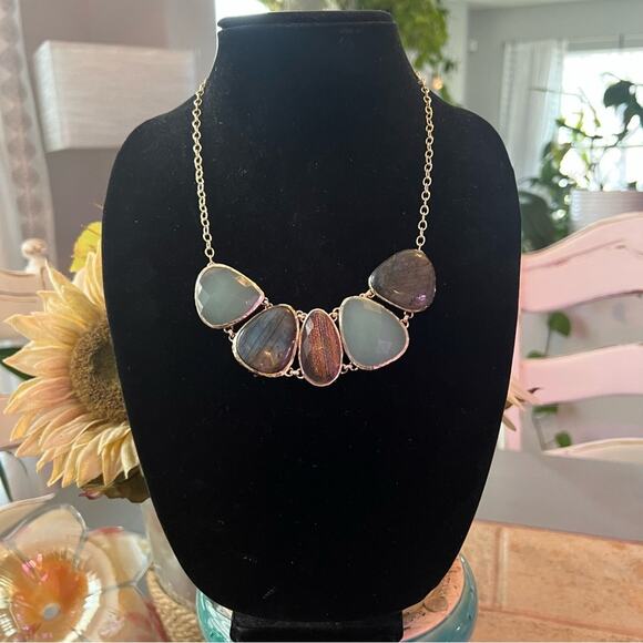 Stella & Dot Statement Necklace - Picture 3 of 6